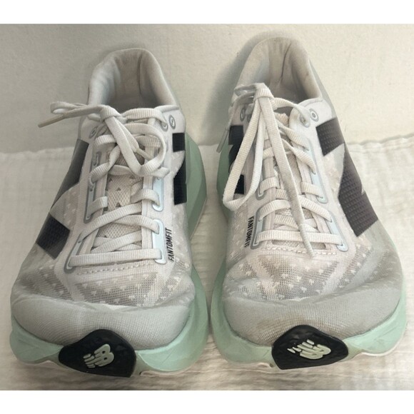 Athletic_Shoes